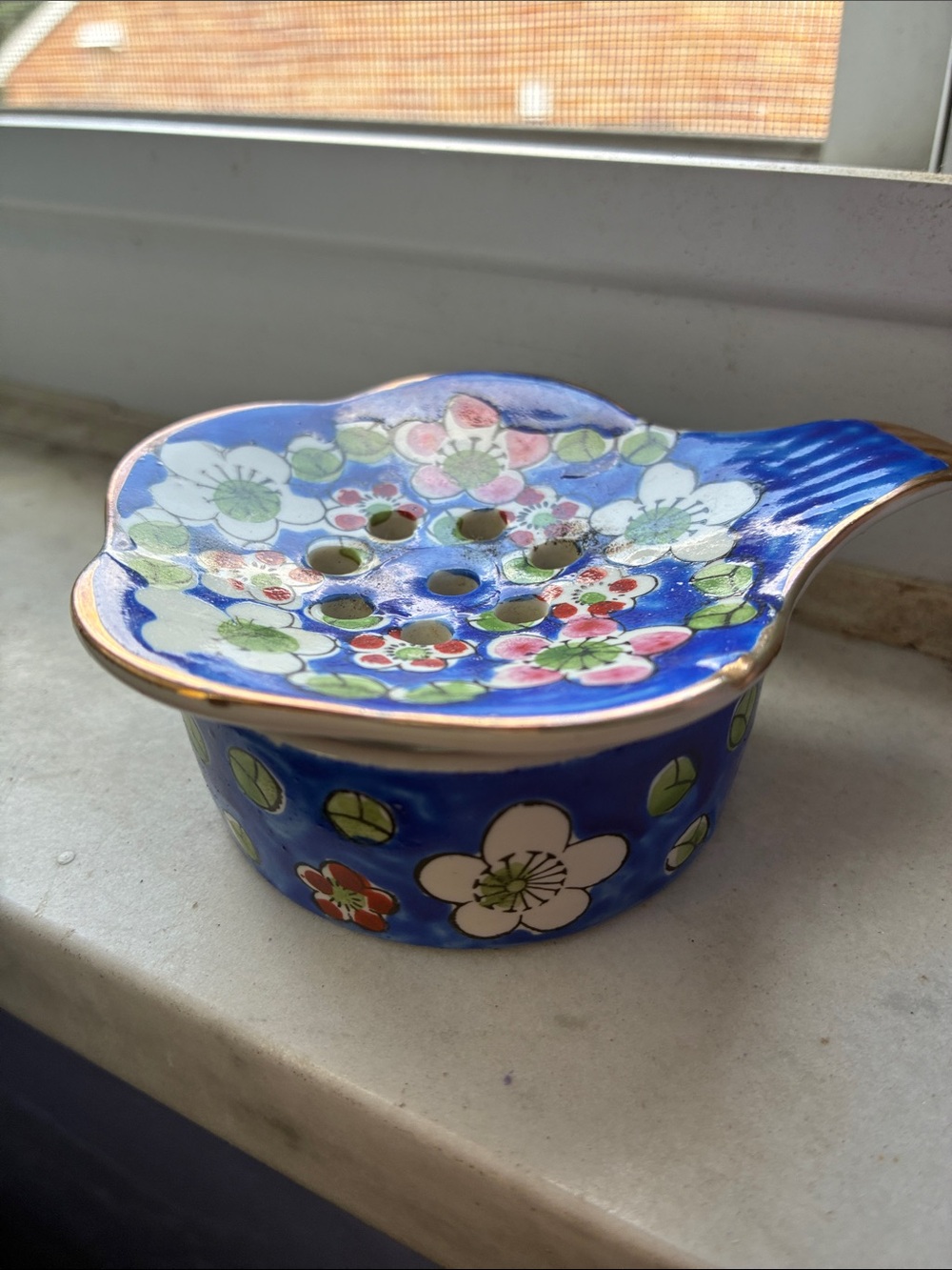 Hand-Painted Oriental Tea Bag Strainer Blue Floral Ceramic Strainer